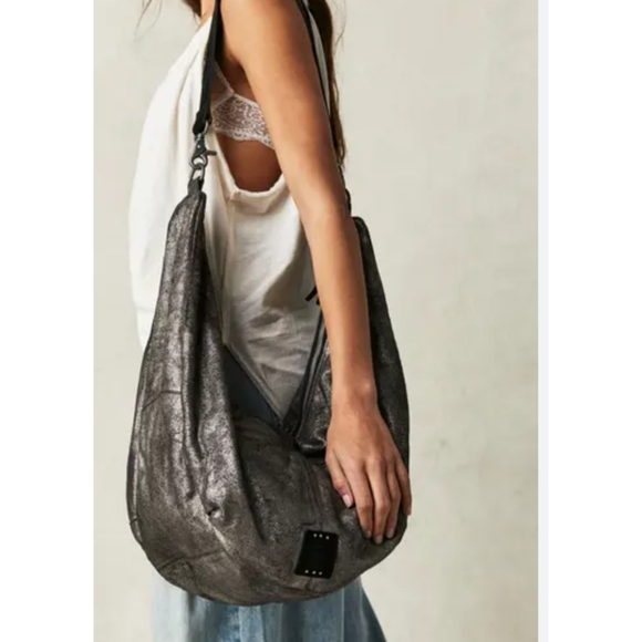 Free People We The Free Sparta Sling Bag Crossbody Perla Neutral Metallic - Picture 1 of 12
